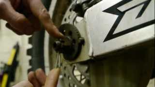 How to fit a Cotter pin/Split pin How to fit a Cotter pin/Split pin