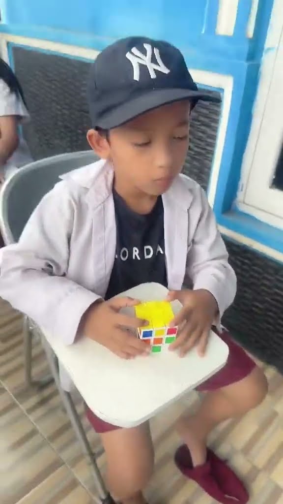 Vidio kocak dan gokil @nyaikembang1nyaikembang1 /tugas nyusun Ruby ?