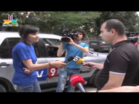 რეალ ტვ ის და ინფო 9 ის ჟურნალისტების  პაექრობა  გორში   Palitra TV Radio