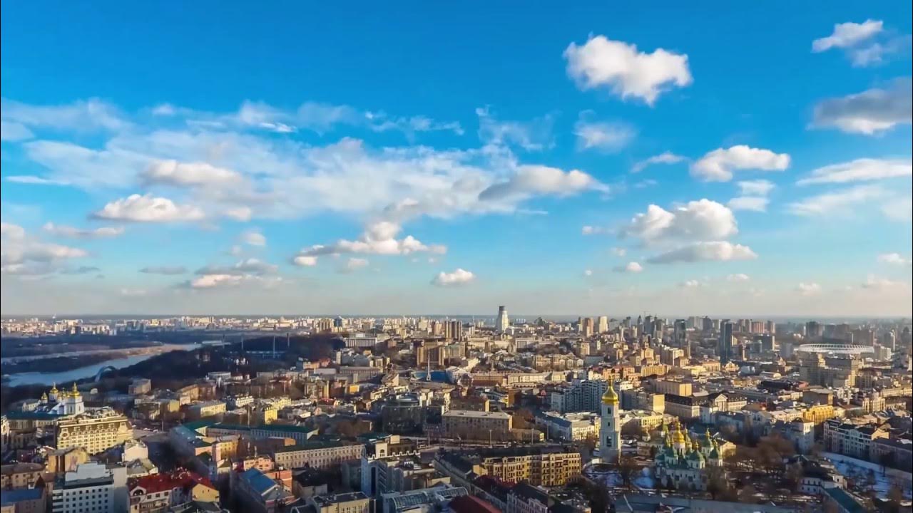 вид на город пасмурно. город панорама фото. нло над киевом. киев город сити. небо киев.