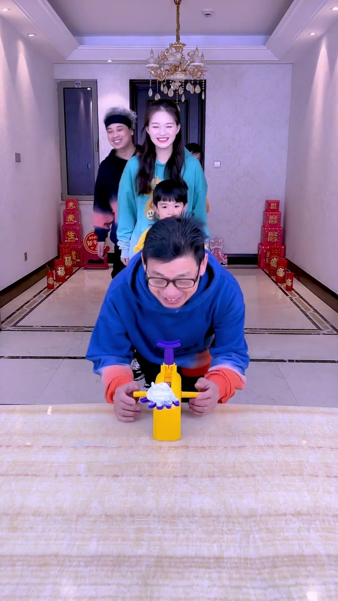 Bubble Face Machine Challenge! Xiaobao Is So Cute#Funnyfamily #Partygames#Shorts#Challenge