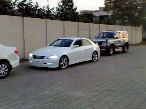 Toyota Mark X Auto Park (swearing muted)