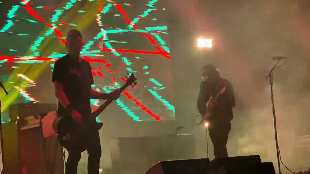 Slowdive - Crazy For You (In the Meadows 2025)