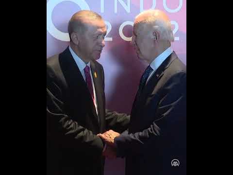 Cumhurbaşkanı Erdoğan, G20 Liderler Zirvesi’nde ABD Başkanı Biden ile görüstü