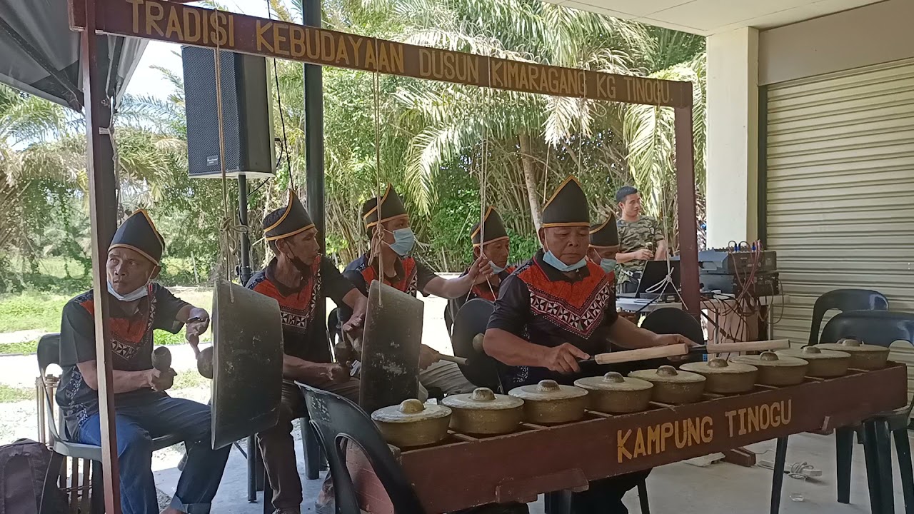 Team Tradisi Kebudayaan Dusun Kimaragang Kg. Tinogu shows the traditional music of Pinakang.