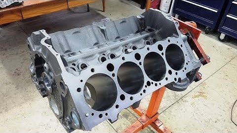 Engine Building Part 1 The Block - 350 Chevy with a Holley Sniper EFI for a 