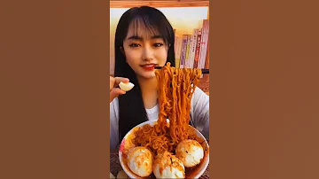 اصوات الاكل نودلز كوري 