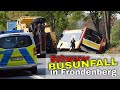 [Bus-Bergung] Linienbus landet im Graben und kracht gegen Baum - Busunfall in Fr&ouml;ndenberg