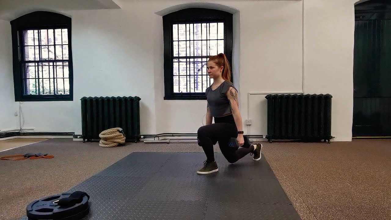 Dumbbell Reverse Stepping Lunge with Knee Drive - YouTube