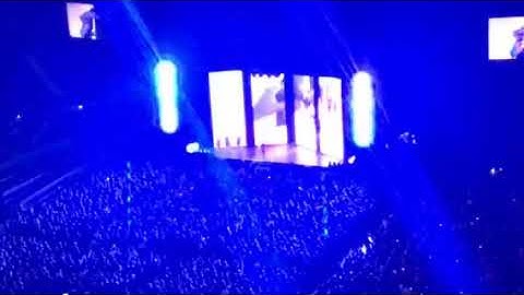 John Legend  Love me now (live at the O2 London 2017)