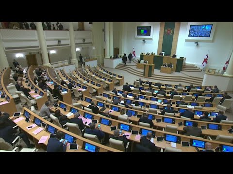 მწვავე შეკითხვები ჯანდაცვის მინისტრს - პარლამენტში სხდომა ერთი საათია მიმდინარეობს