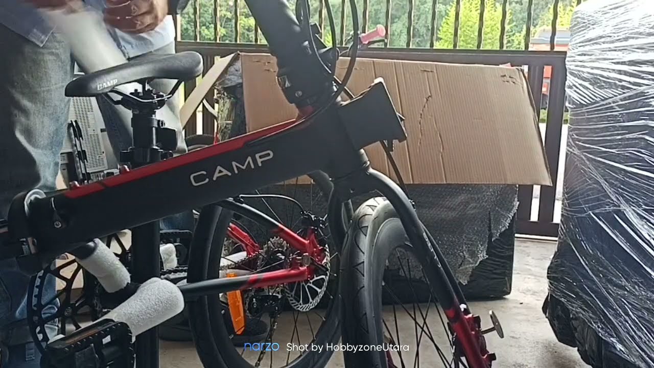 Unboxing Camp X-lite Plus folding bike. Sekali ada suara orang bergaduh di belakang. 😅😅