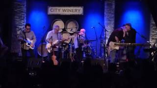 Miniatura de vídeo de "Los Lobos - Train Don't Stop 12-17-16 City Winery, NYC"
