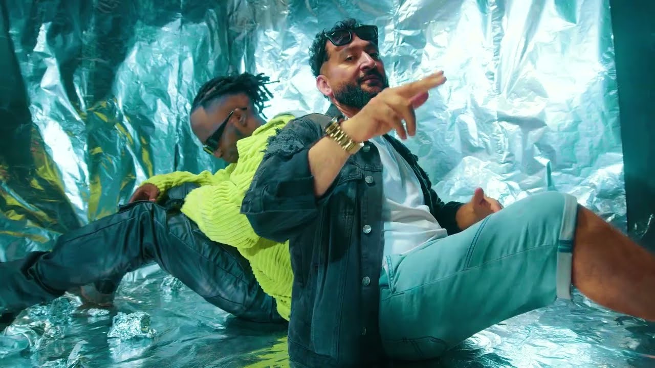 Deng Ming _-_ Eezzy (Official Music Video)