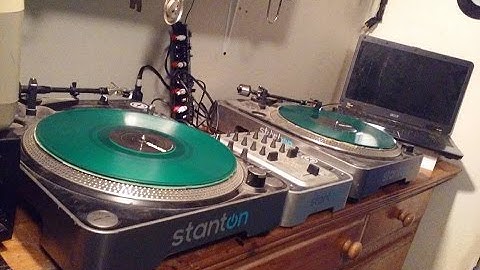 My DJ Setup Serato Time code vinyl Hercules RMX and Virtual DJ
