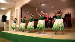 Vignette de la vidéo ""Ka Beauty A 'O Manoa", Performed By Members Of Tha Kapaliko Hawaiian Band With Hula By KaUa Tuahine"