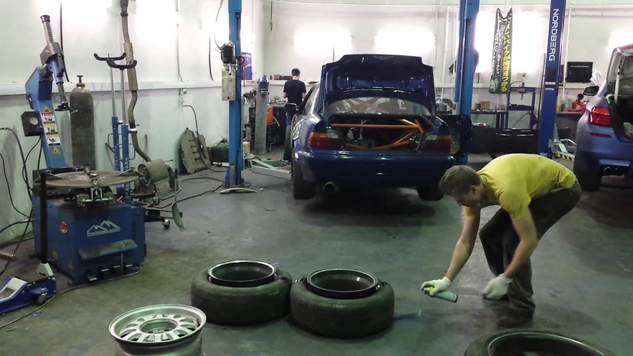 Как одеть узкую резину на широкий диск - YouTube