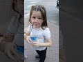 لما تكون عم تشرب مي وحدا يسحب القنينة من تمك 