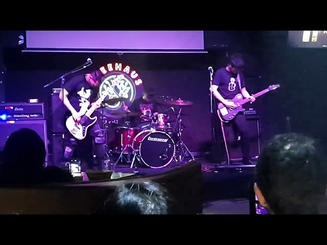 MAXIME BOUTTIER COVER LAGU HYSTERIA DI KEMANG class=