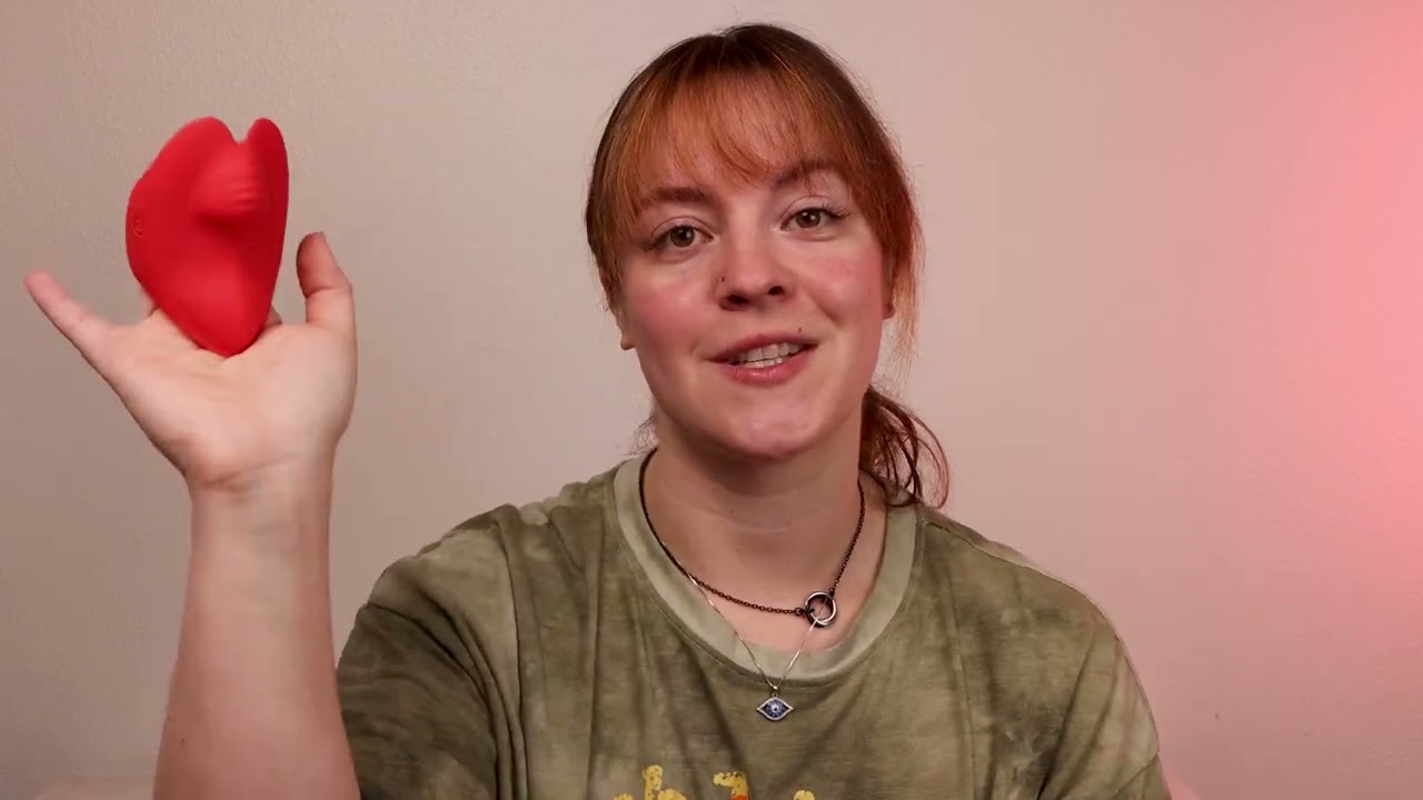 Adult Toy Review - Tracy's Dog Pockety Grindable, Handheld & Accessible Vibrator for Couples / Solo