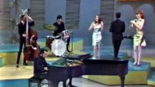 Sergio Mendes & Brasil 66 - Mas que nada (introduced by Eartha Kitt / Something Special 1967) chords sheet