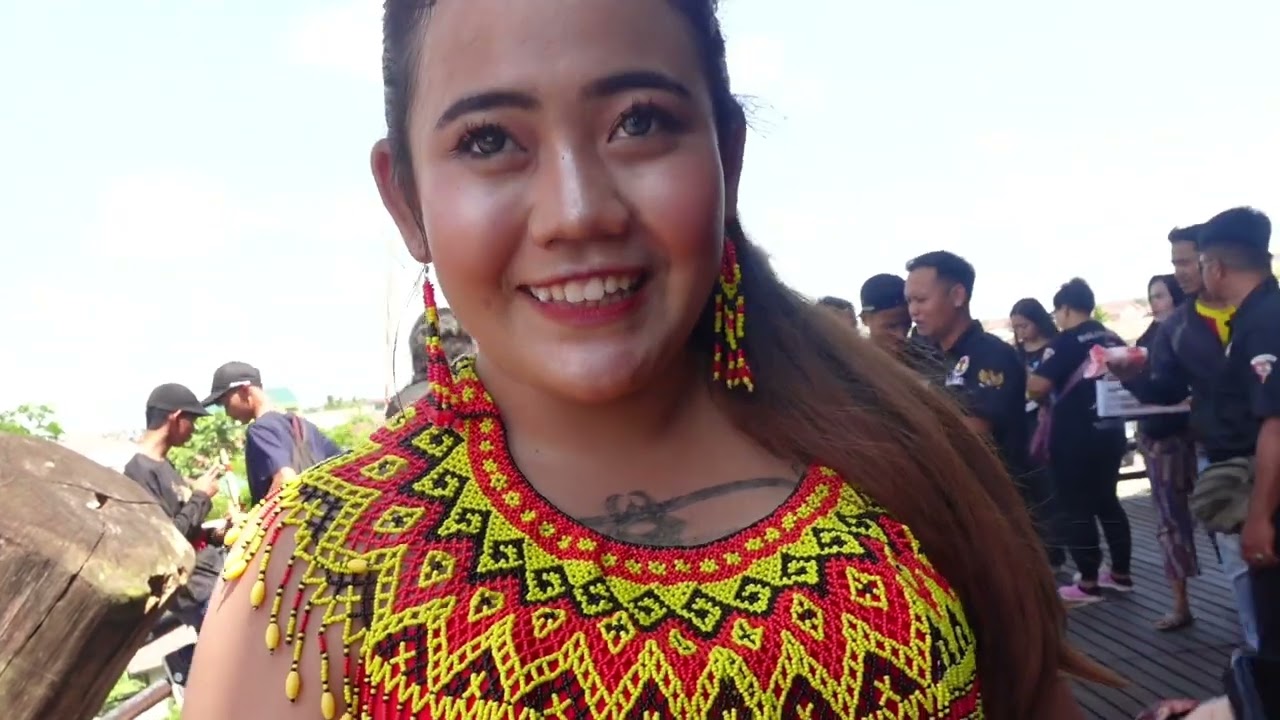 Gadis cantik campuran Batak Dayak
