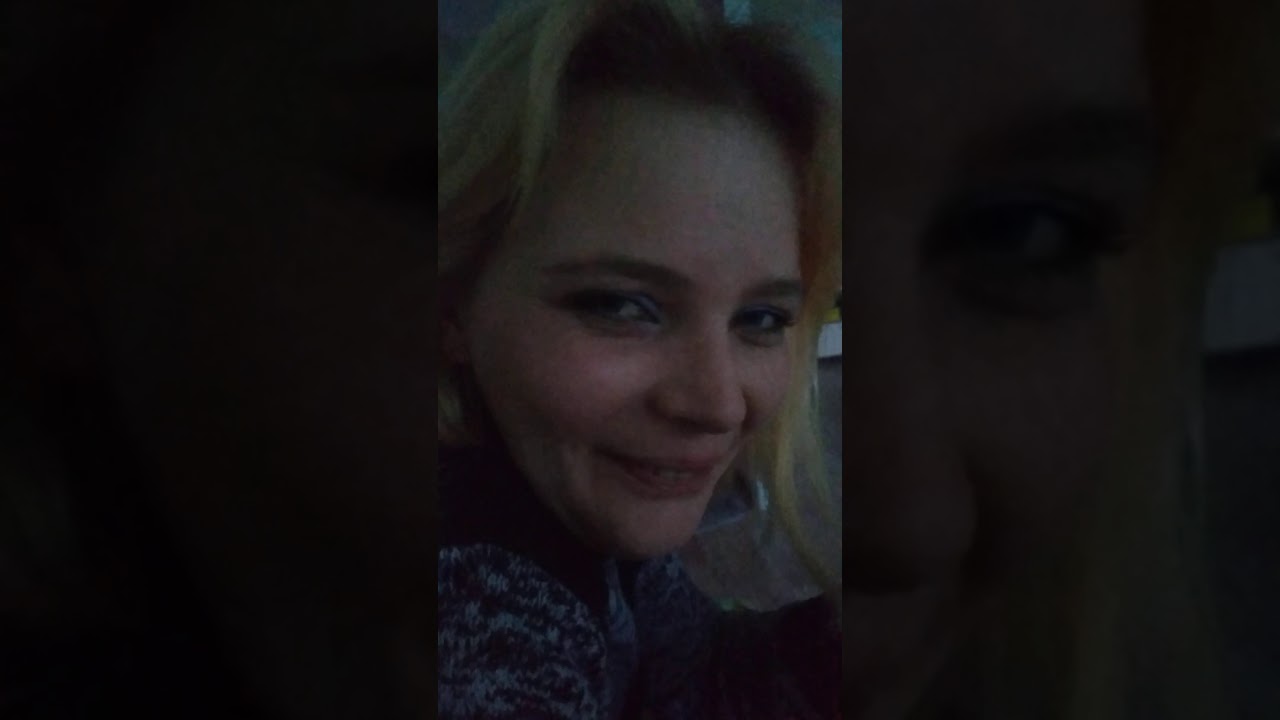 Наташа сосет в машине Наташа сосет в машине