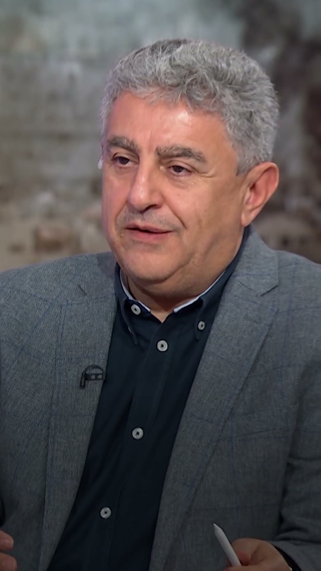 Vague wording of Israel-Hamas ceasefire text could be issue: Analyst | AJ #shorts