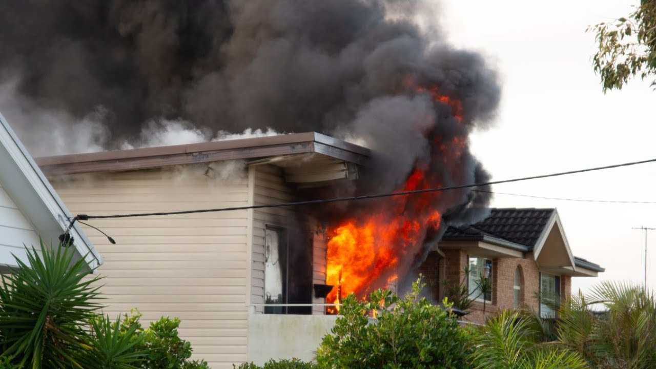 [House Fire] NSW Rural Fire Service and Fire Rescue NSW Responding - Kurnell, NSW