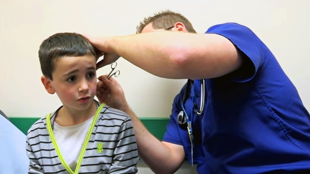 Continuava A Dire Di Avere Una Matita Nell Orecchio Ma Era Tutt Altro Youtube