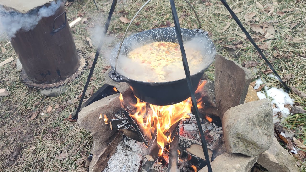 BORȘ DE COCOȘ ȘI RASOL DE PORC LA CEAUN