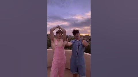 JIGGLE JIGGLE #shorts | Nicky and Pierre #NiPi