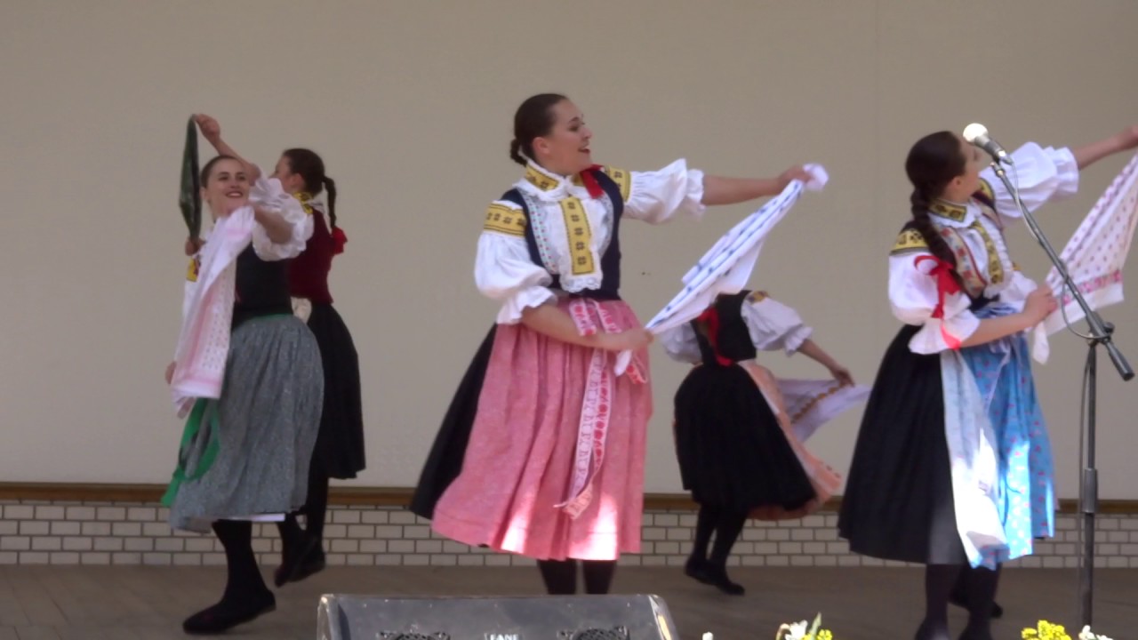 Folklorní soubor ROSÉNKA - HAJDALÁCI - Tetka kam dete  / TP č.11