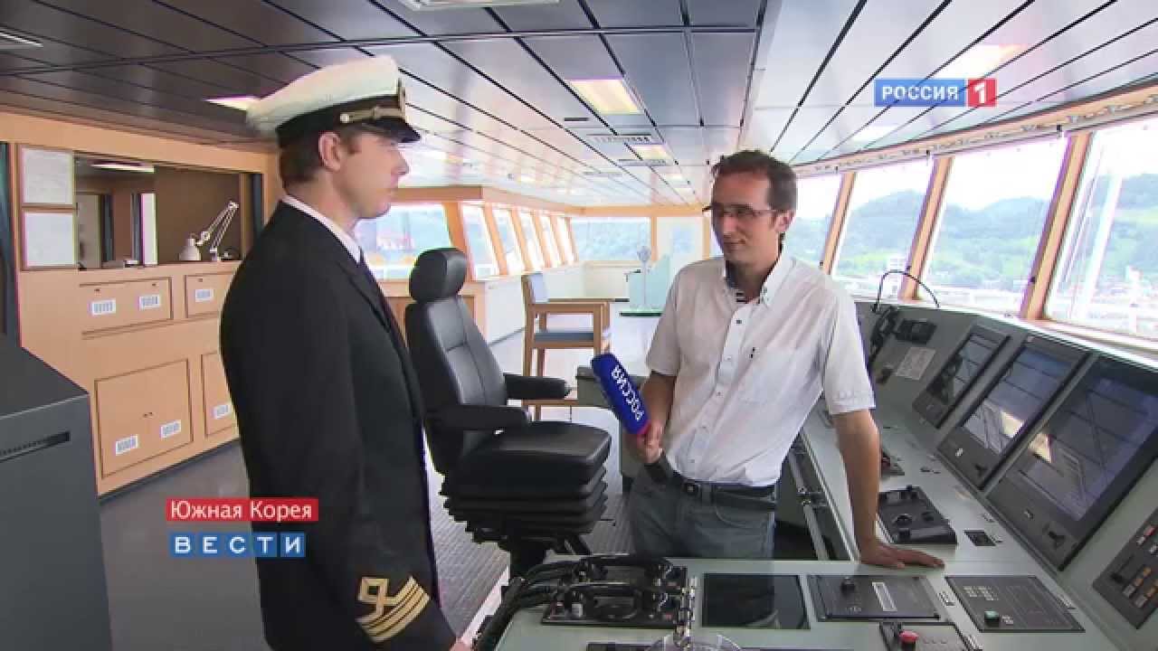 Три футбольных поля на крыше высотного дома