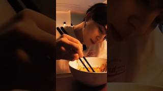 Padahal Cuma Makan Tapi Kok Gemes