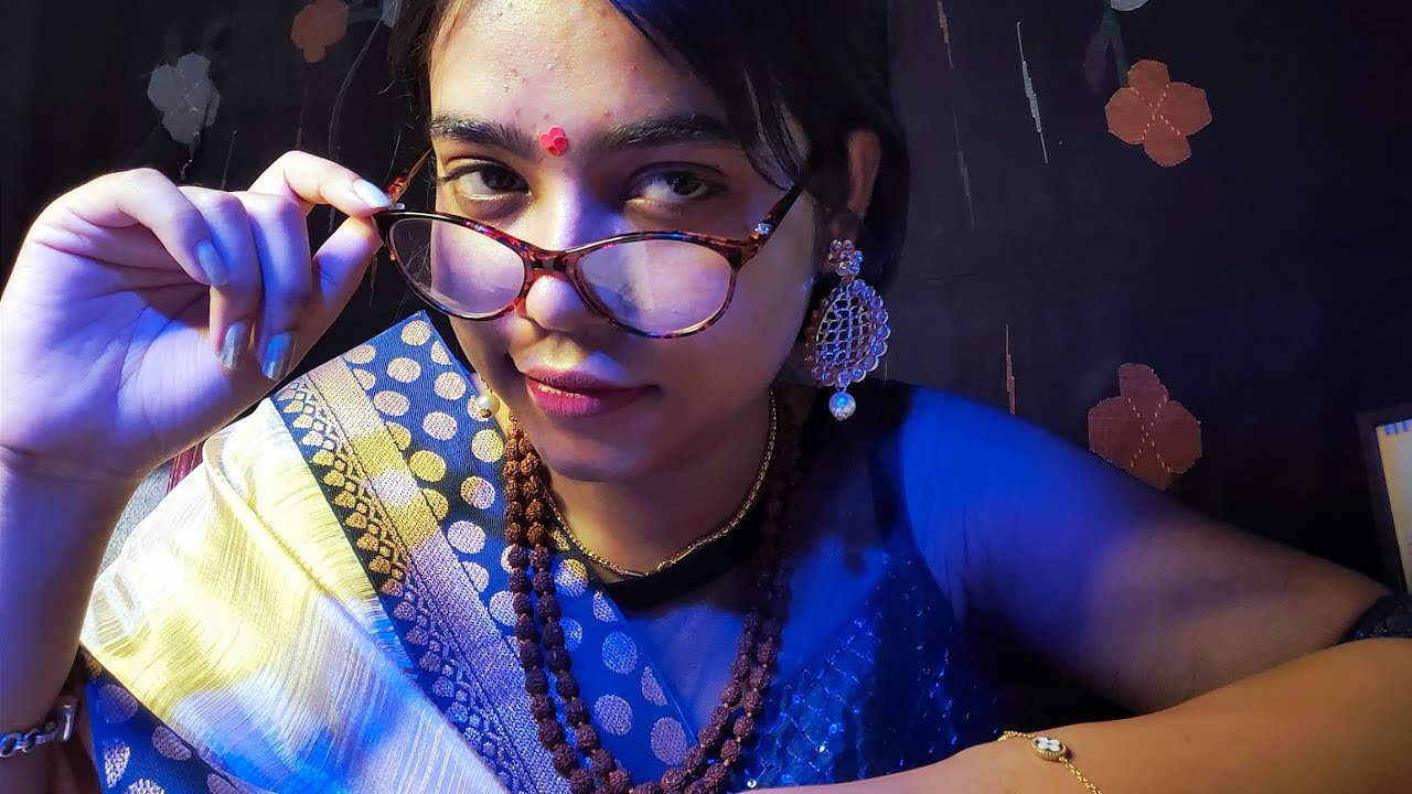 ASMR HINDI- QUIRKY PSYCHIC/ASTROLOGER AUNT READS YOUR HORROSCOPE 👁️👄