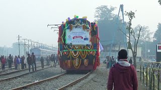 Loco 6526 Wdm3A - Locomotives Of Bangladesh Coupling Chilahati Railway Station India-Bangladesh