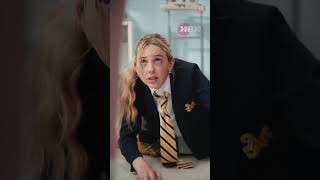 Злодейка Отбирает У Жертвы Ингалятор Чтобы Та Умоляла