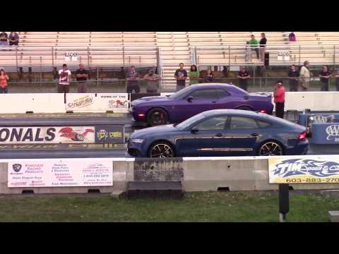 Audi RS7 vs Dodge Challenger Hellcat - Very Close 1/4 Mile Drag Race