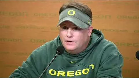 Oregon Ducks coach Chip Kelly talks about LeGarret...
