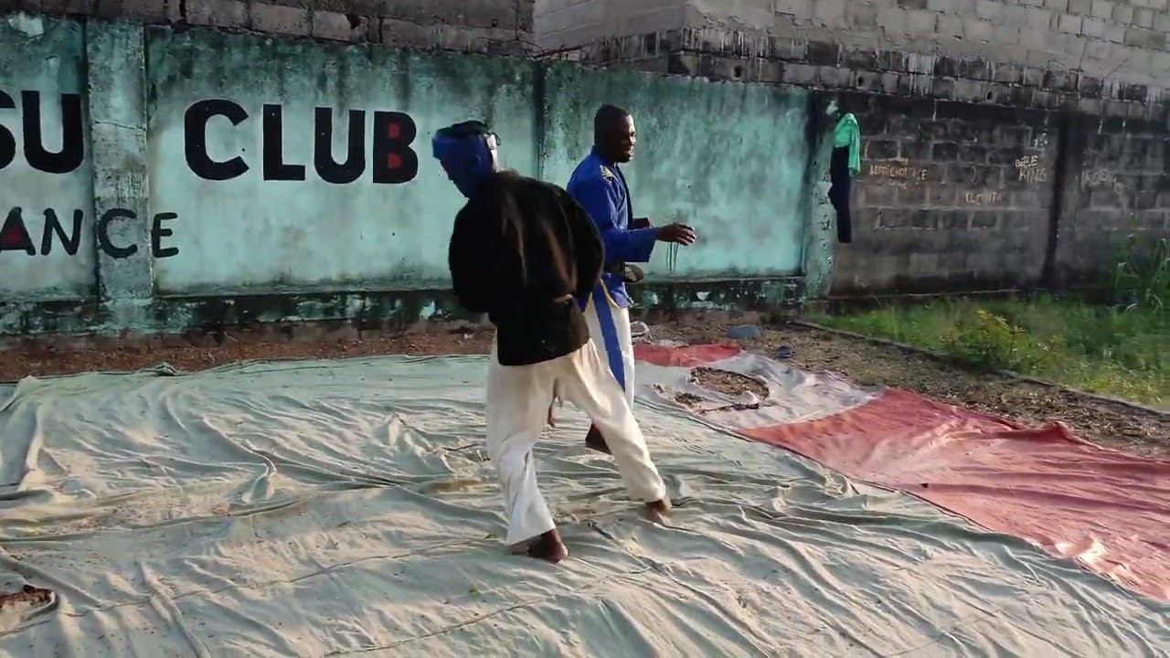 Pas de signe de fatigue à la Renaissance club de Mayanga.Mtre Yannick Eloko  X Delvain Moutaleno