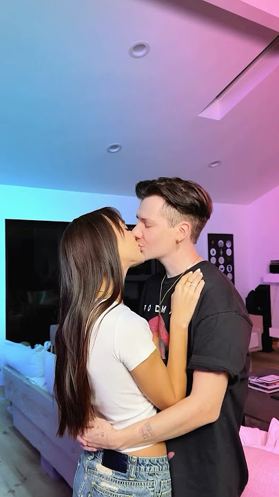Best Kiss of XO Team 💕