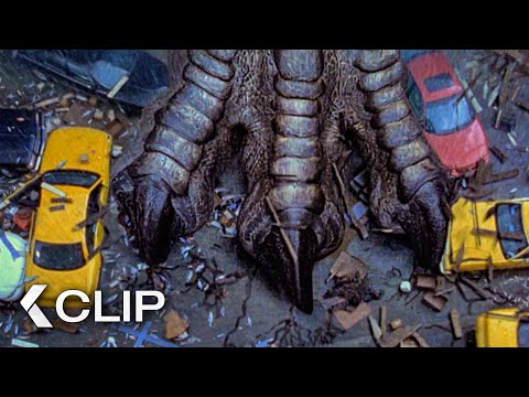 Godzilla Shows Up In New York City Scene - GODZILLA (1998)