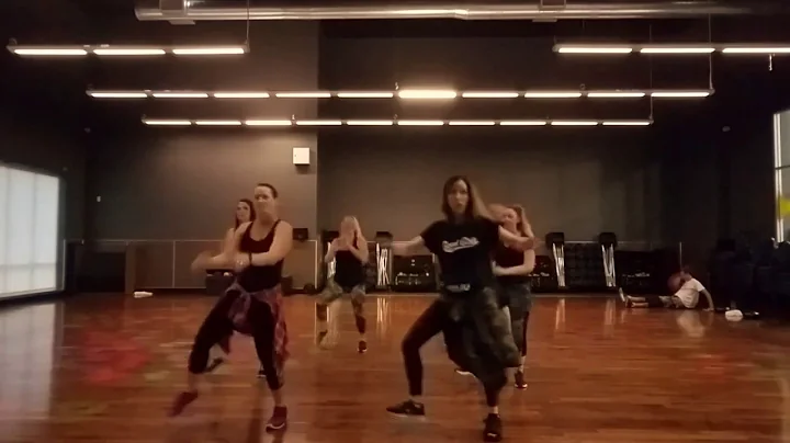 Rhythm Is A Dancer - Zumba Warm up Choreo