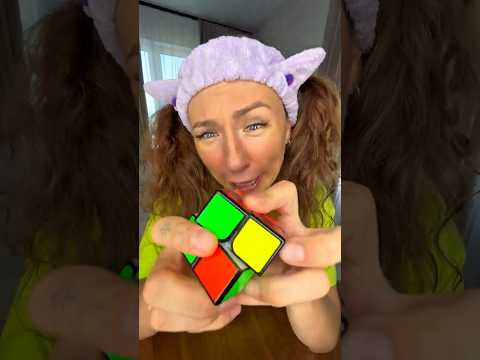 КАК ЛЕГКО СОБРАТЬ КУБИК РУБИКА🤣 #семья #есения #eseniya #яжмать #ржака #прикол #сёстры