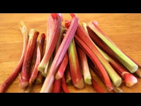 Video: Rhubarb: Growing Rhubarb, Rhubarb Recipes