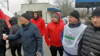 Protest rolników w Łowiczu. Rolnicy nie zgodzili się, aby wyjeżdżać na drogi po 10 ciągników.