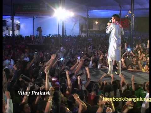 Vijay Prakash Performing Jai Ho At The 50th Bengaluru Ganesh Utsava