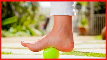 ¿Cuánto tiempo debe rodar una pelota de tenis para la fascitis plantar?