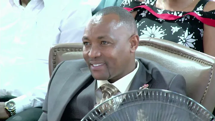 Bishop Ben of JCM cries as this violist plays 'Ndoka na Ihoya' 